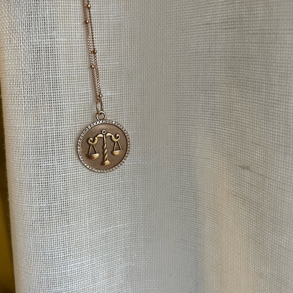 Ring Concierge Zodiac Medallion Necklace Libra 14k Rose Gold - Picture 2 of 13